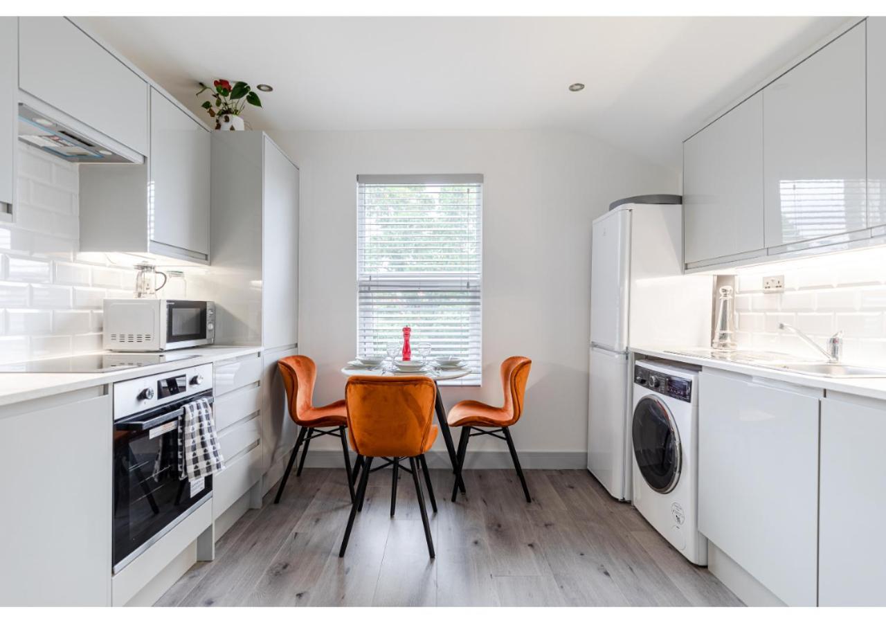 Cozy And Stylish 2 Bedroom Flat In Greater Лондон Экстерьер фото