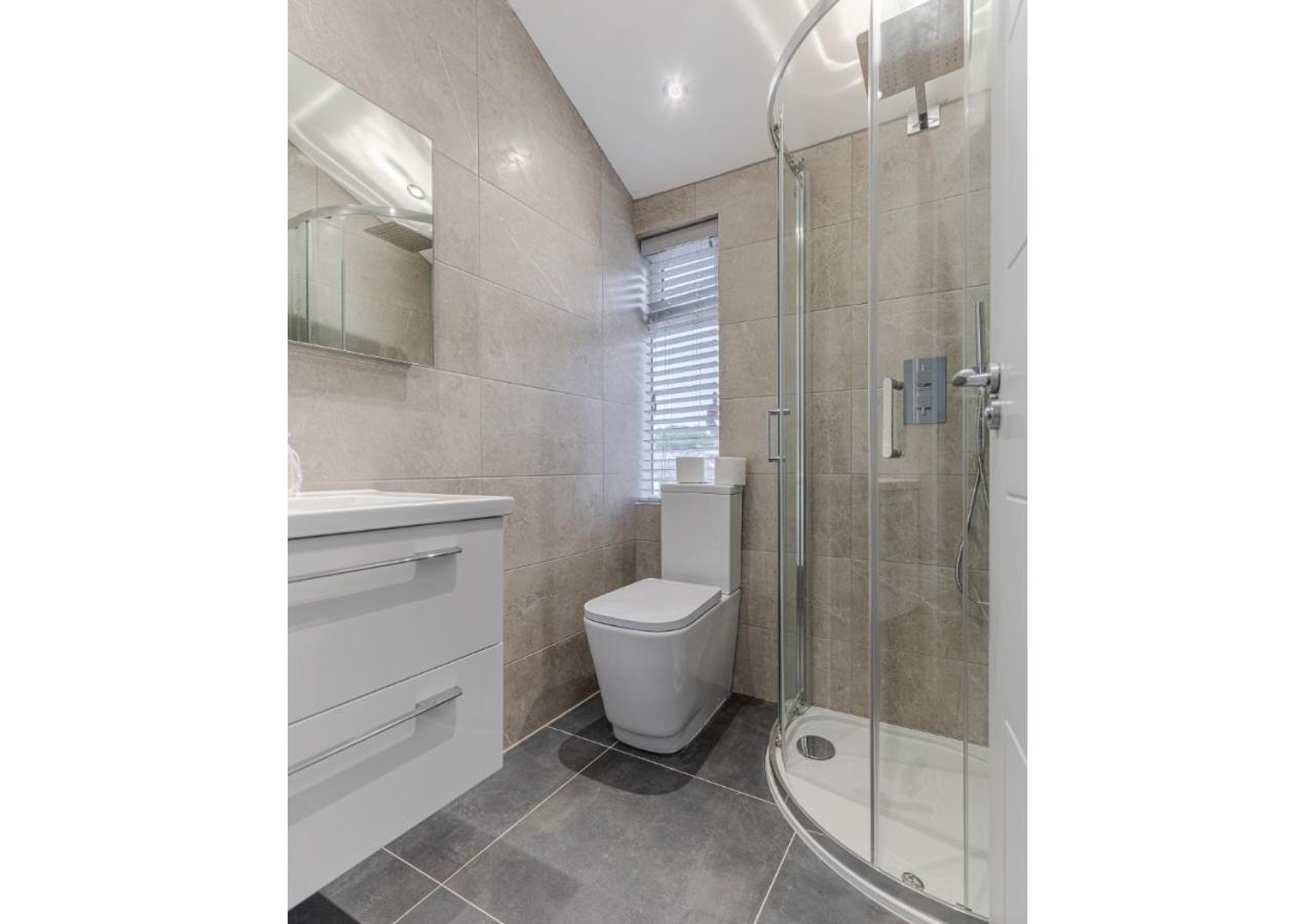 Cozy And Stylish 2 Bedroom Flat In Greater Лондон Экстерьер фото